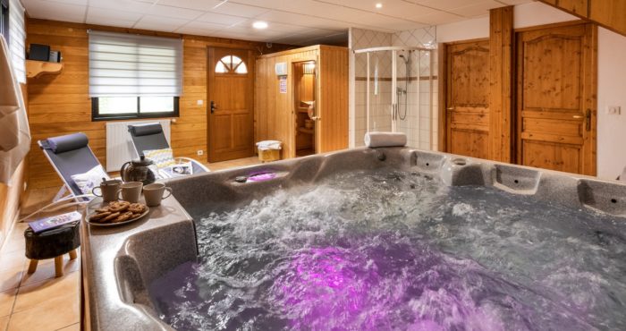 Hot tub and sauna in chalet Snow Star